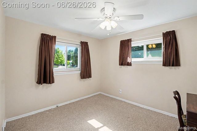 1209 Massoit Road, Clawson, MI 48017