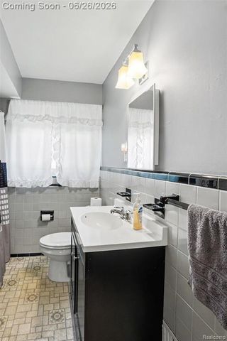 1209 Massoit Road, Clawson, MI 48017