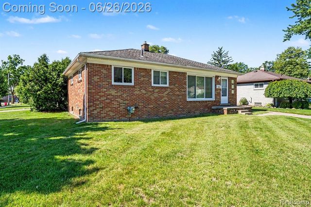 1209 Massoit Road, Clawson, MI 48017