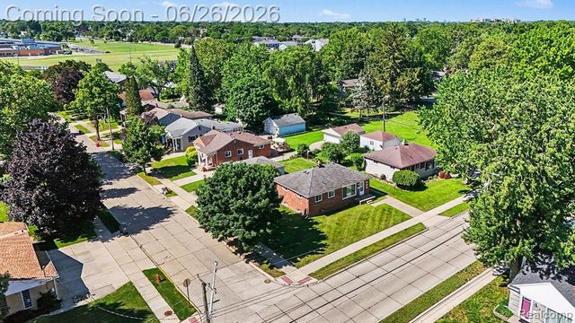 1209 Massoit Road, Clawson, MI 48017