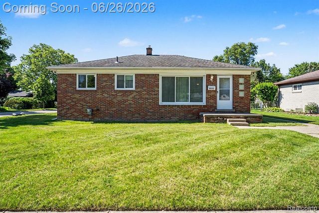1209 Massoit Road, Clawson, MI 48017