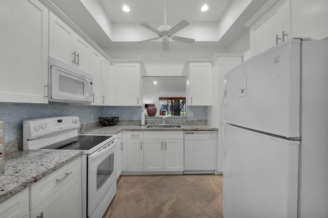 10980 Lake Front Place, Boca Raton, FL 33498