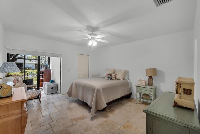 10980 Lake Front Place, Boca Raton, FL 33498