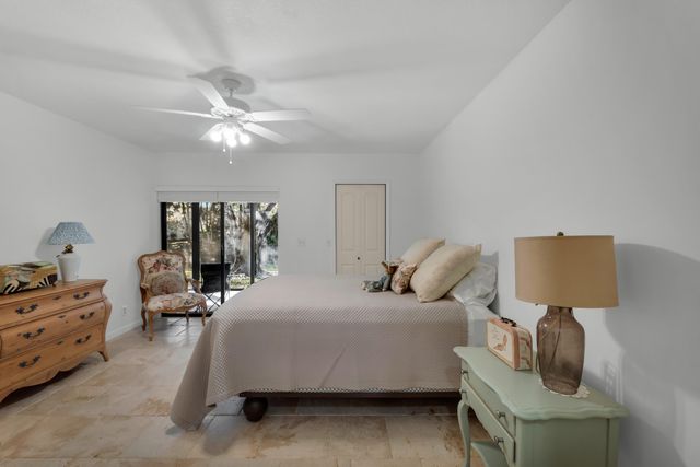 10980 Lake Front Place, Boca Raton, FL 33498