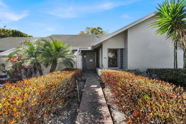 10980 Lake Front Place, Boca Raton, FL 33498