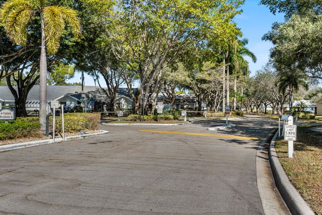 10980 Lake Front Place, Boca Raton, FL 33498