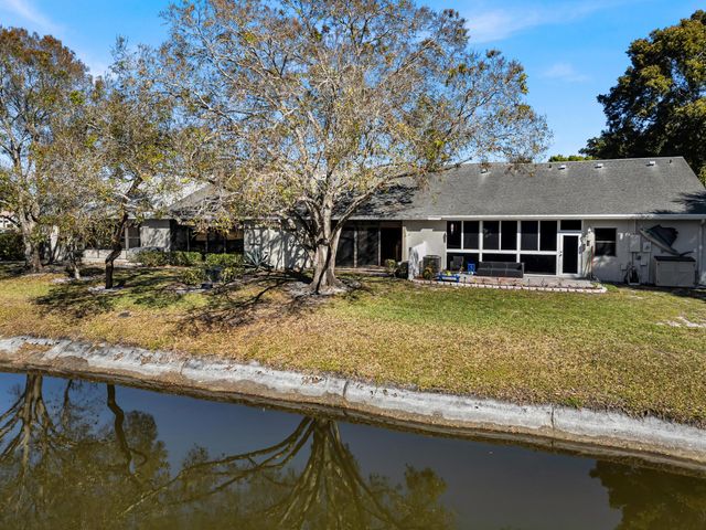 10980 Lake Front Place, Boca Raton, FL 33498