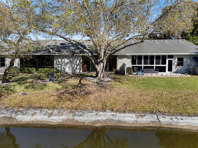 10980 Lake Front Place, Boca Raton, FL 33498