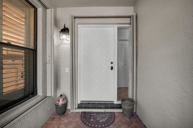 10980 Lake Front Place, Boca Raton, FL 33498