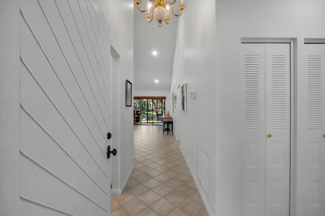 10980 Lake Front Place, Boca Raton, FL 33498