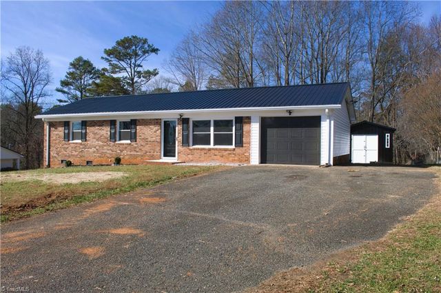 258 Badgett Avenue, Mount Airy, NC 27030