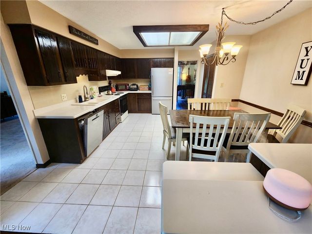 7723 W Lake Boulevard, Kent, OH 44240