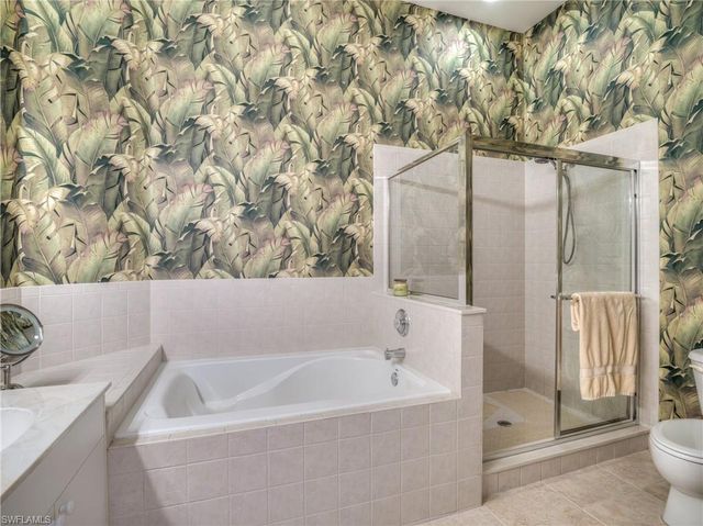3120 Meandering WAY 202, Fort Myers, FL 33905