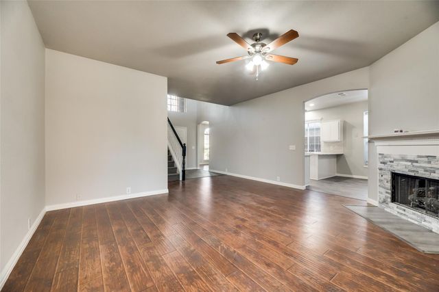 216 Touchdown Drive, Irving, TX 75063