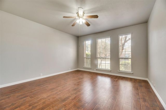 216 Touchdown Drive, Irving, TX 75063