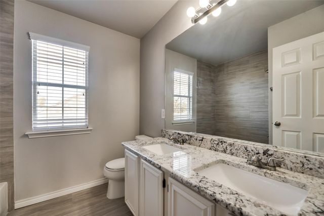 216 Touchdown Drive, Irving, TX 75063
