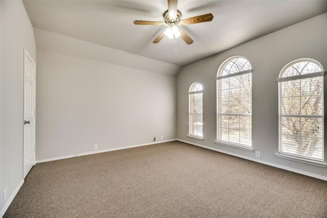 216 Touchdown Drive, Irving, TX 75063