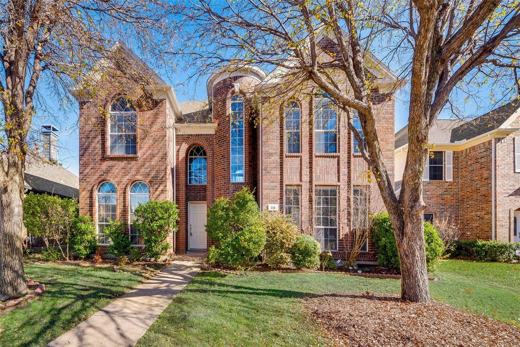 216 Touchdown Drive, Irving, TX 75063
