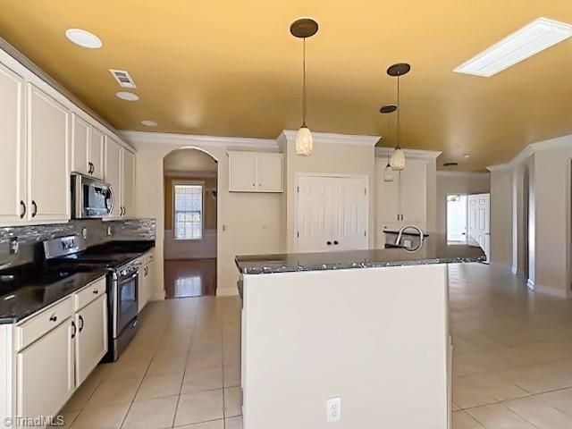 107 Autumn Frost Avenue, Statesville, NC 28677