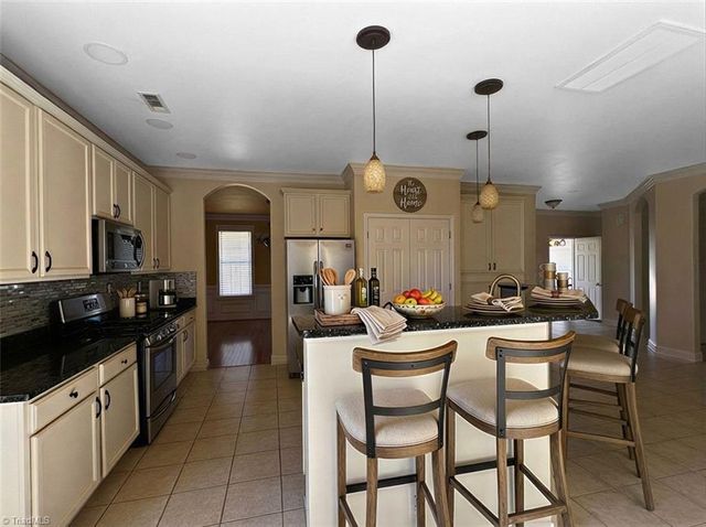 107 Autumn Frost Avenue, Statesville, NC 28677