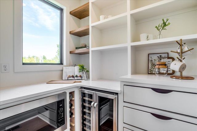 9646 W Cedar Lane, Maize, KS 67101