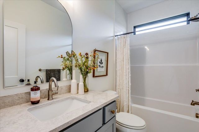 9646 W Cedar Lane, Maize, KS 67101