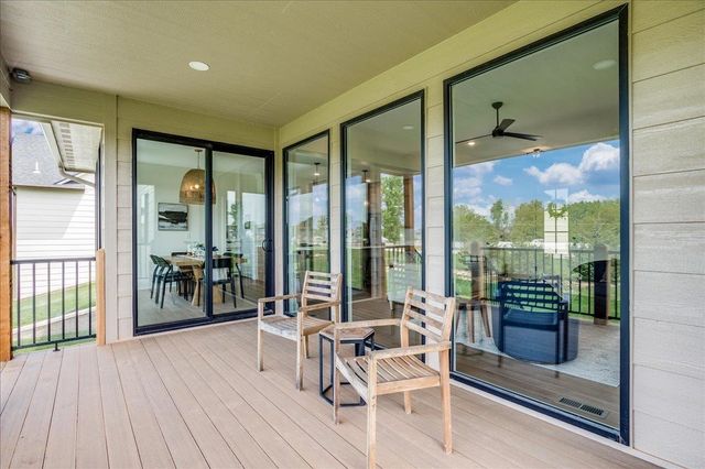 9646 W Cedar Lane, Maize, KS 67101