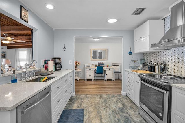 1176 MINEOLA CIRCLE, Palm Harbor, FL 34683