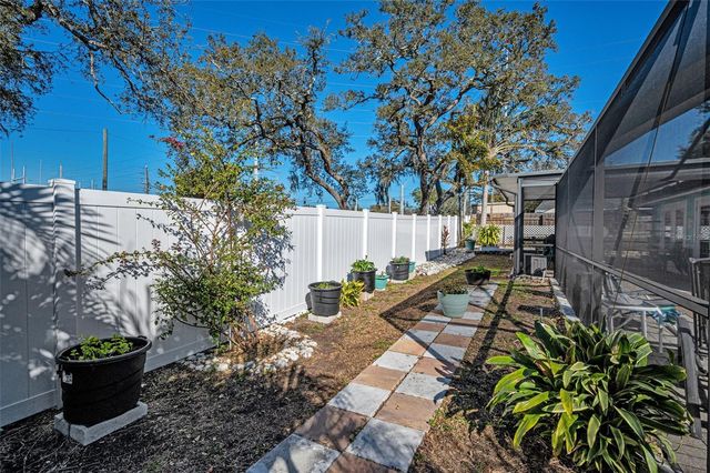 1176 MINEOLA CIRCLE, Palm Harbor, FL 34683