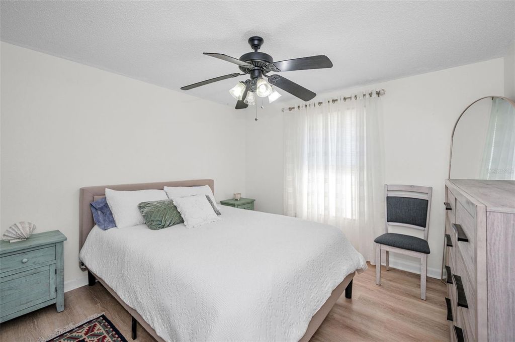 Image 36 of property listing at 1176 MINEOLA CIRCLE, Palm Harbor, FL 34683