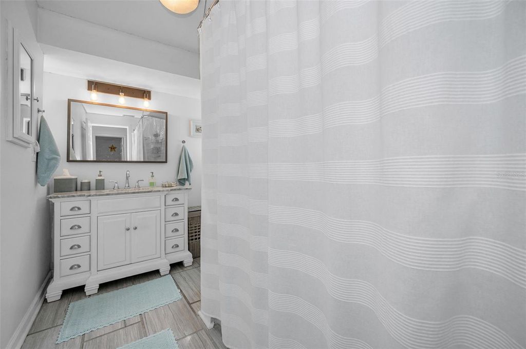 Image 37 of property listing at 1176 MINEOLA CIRCLE, Palm Harbor, FL 34683