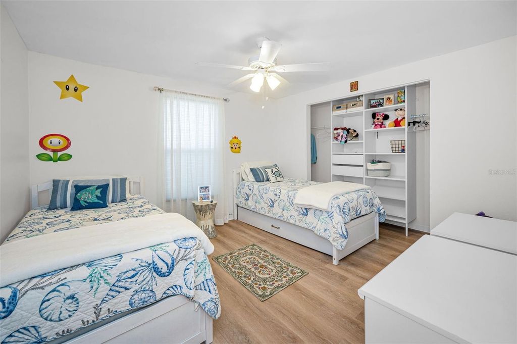 Image 40 of property listing at 1176 MINEOLA CIRCLE, Palm Harbor, FL 34683