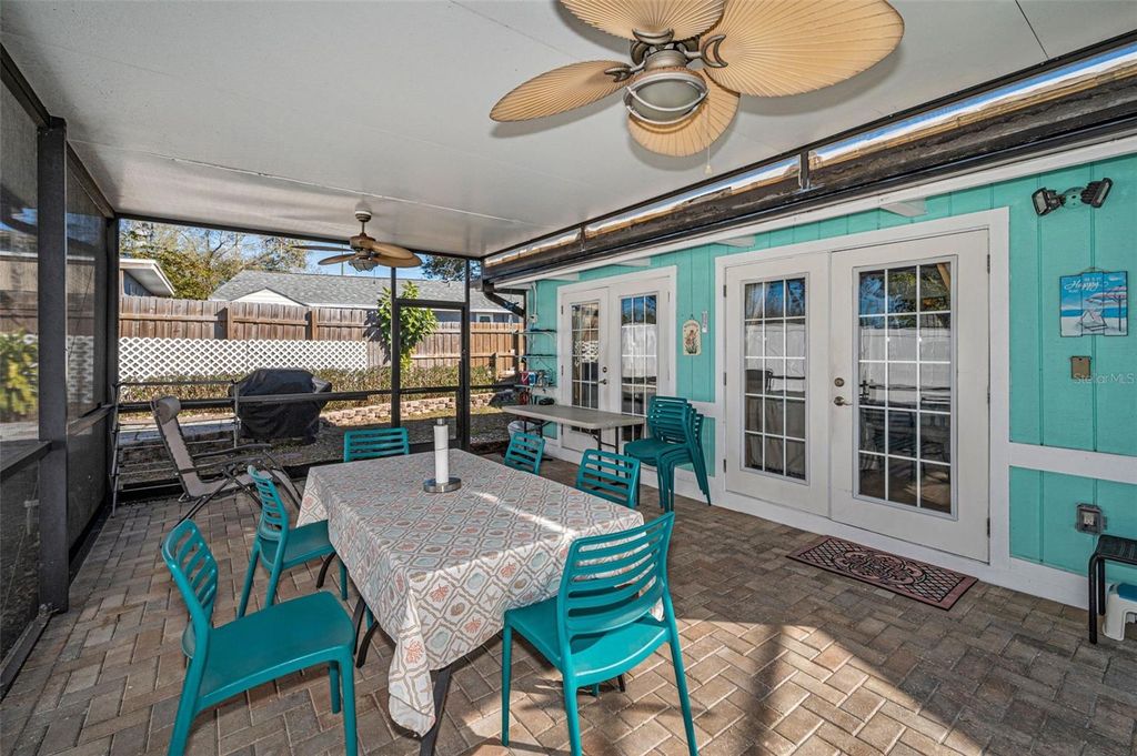 Image 41 of property listing at 1176 MINEOLA CIRCLE, Palm Harbor, FL 34683