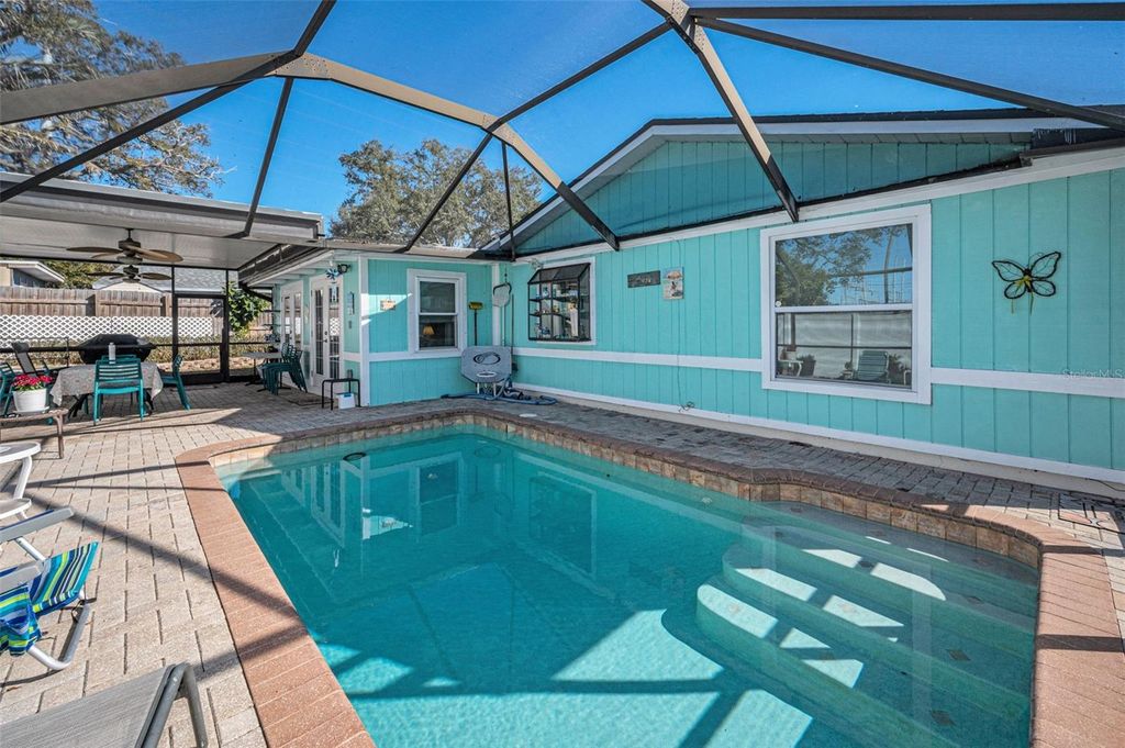 Image 44 of property listing at 1176 MINEOLA CIRCLE, Palm Harbor, FL 34683