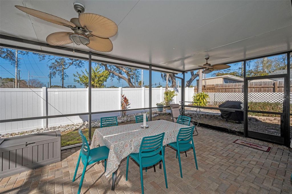 Image 48 of property listing at 1176 MINEOLA CIRCLE, Palm Harbor, FL 34683