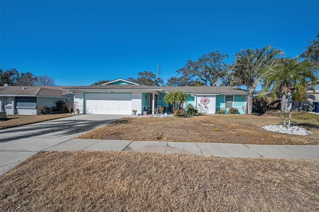 Image 8 of property listing at 1176 MINEOLA CIRCLE, Palm Harbor, FL 34683