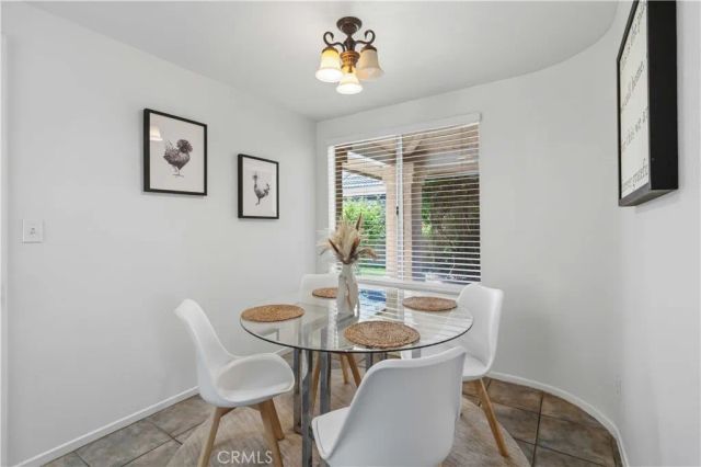592 Fairfield, Simi Valley, CA 93065