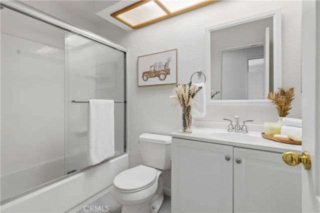 592 Fairfield, Simi Valley, CA 93065