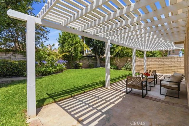 592 Fairfield, Simi Valley, CA 93065