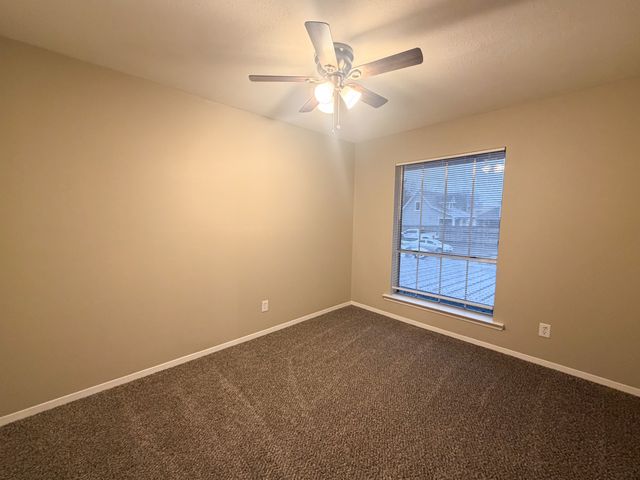 510 W Marvin Avenue 207, Waxahachie, TX 75165