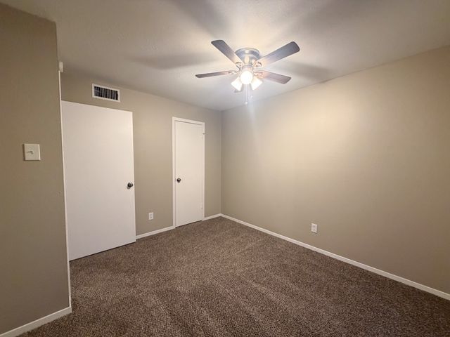 510 W Marvin Avenue 207, Waxahachie, TX 75165