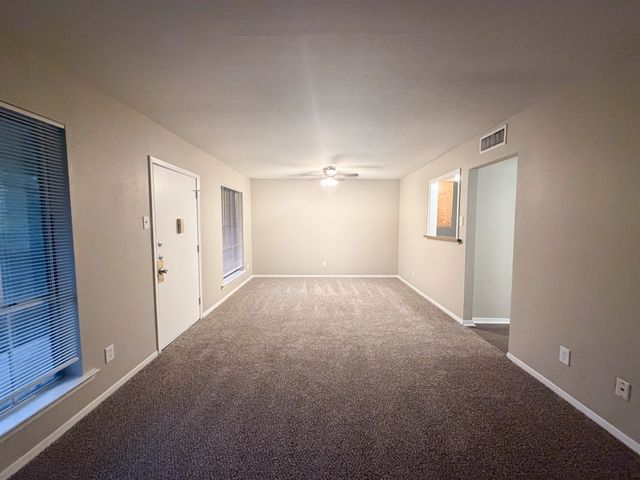 510 W Marvin Avenue 207, Waxahachie, TX 75165