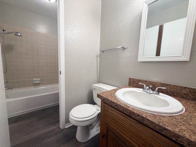 510 W Marvin Avenue 207, Waxahachie, TX 75165