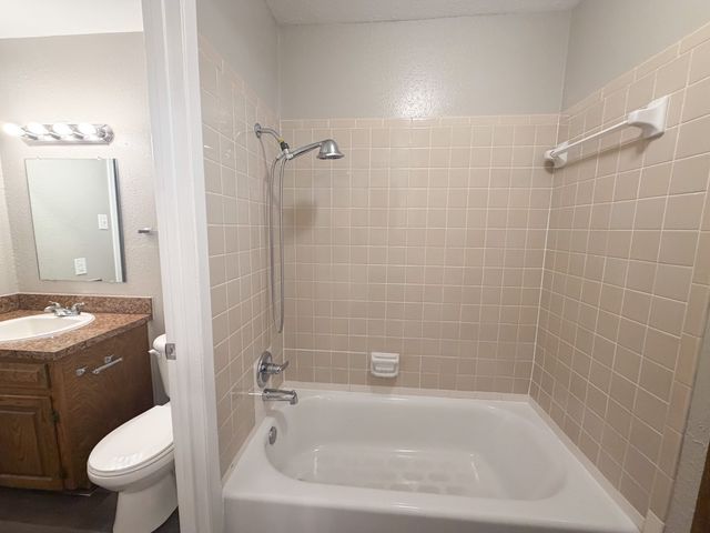 510 W Marvin Avenue 207, Waxahachie, TX 75165