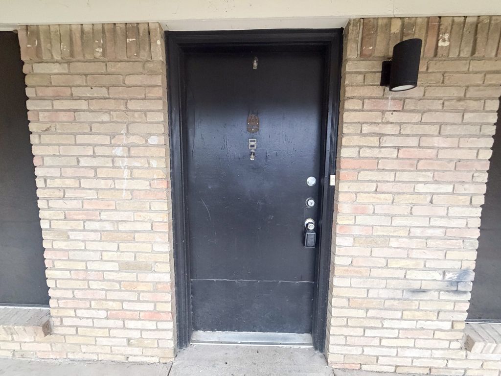 510 W Marvin Avenue 207, Waxahachie, TX 75165