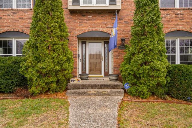 9501 Riggs Street, Overland Park, KS 66212