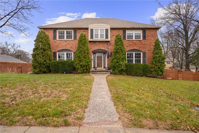 9501 Riggs Street, Overland Park, KS 66212