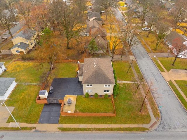 9501 Riggs Street, Overland Park, KS 66212