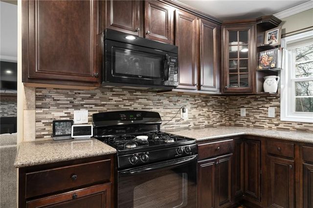 9501 Riggs Street, Overland Park, KS 66212