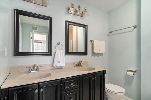 9501 Riggs Street, Overland Park, KS 66212